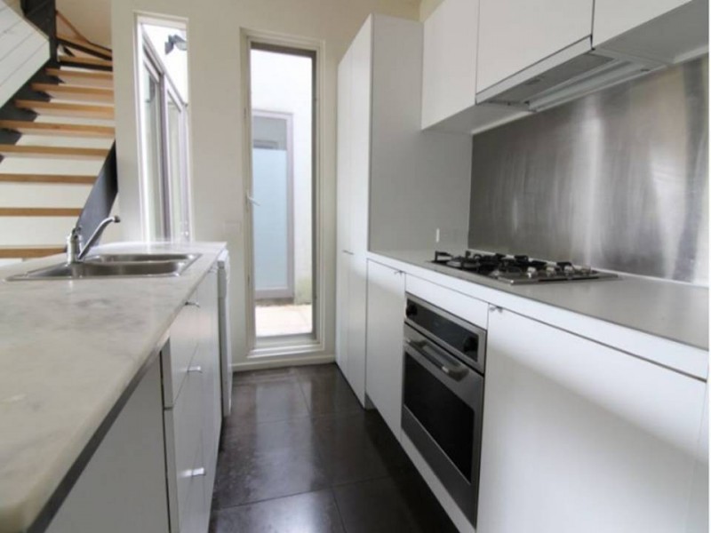 2B Golden Quadrant, Glen Iris VIC 3146