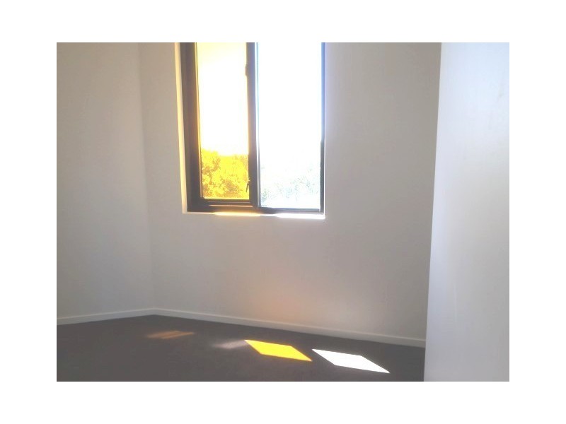 402N1/81 Cemetery Road East, Carlton VIC 3053