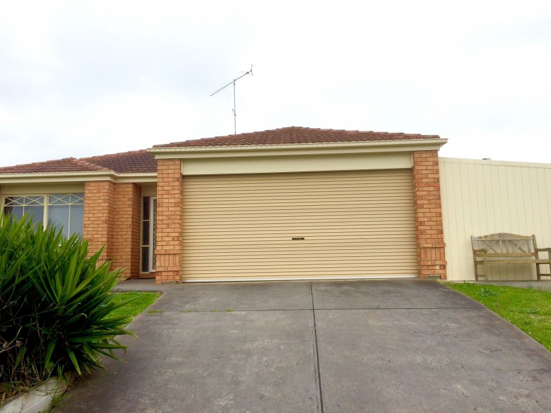 40 Huon Crescent, Leopold VIC 3224