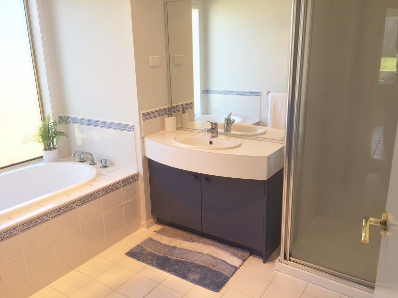 40 Huon Crescent, Leopold VIC 3224