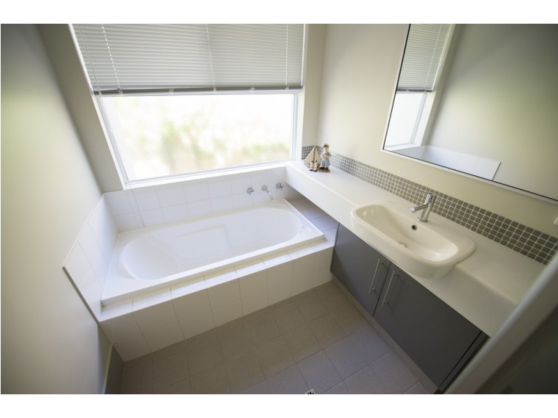 32 Auckland Way, Hocking WA 6065