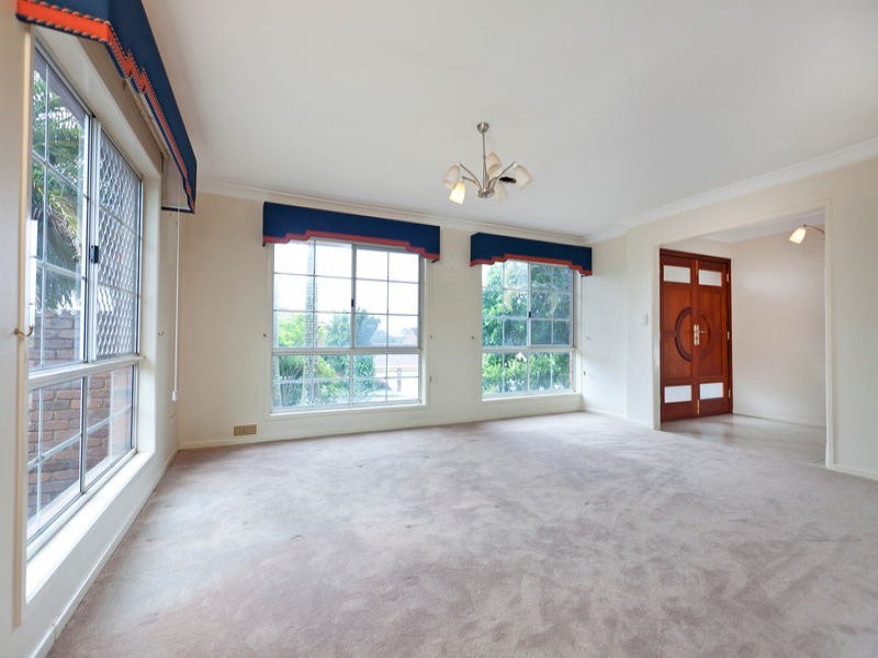 74 Donnington Street, Carindale QLD 4152