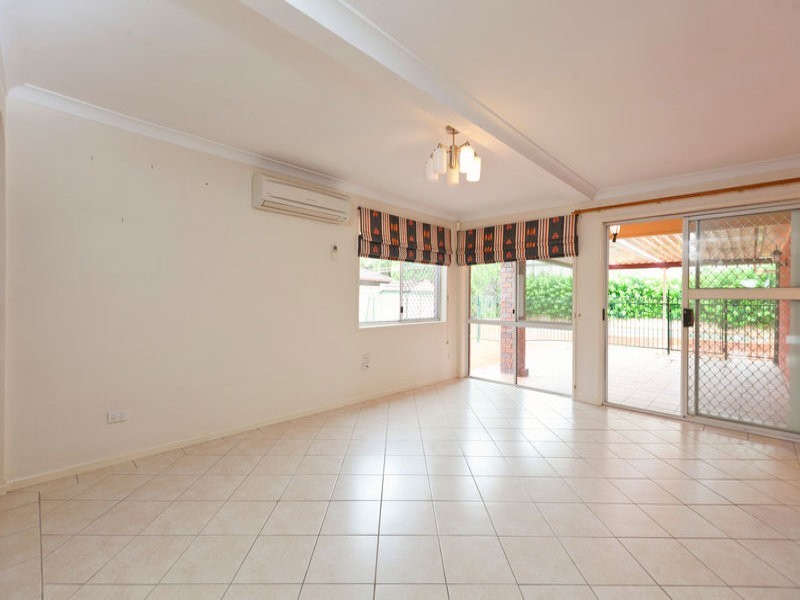 74 Donnington Street, Carindale QLD 4152