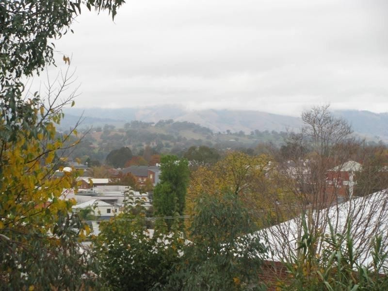 42 Carey Street, Tumut NSW 2720