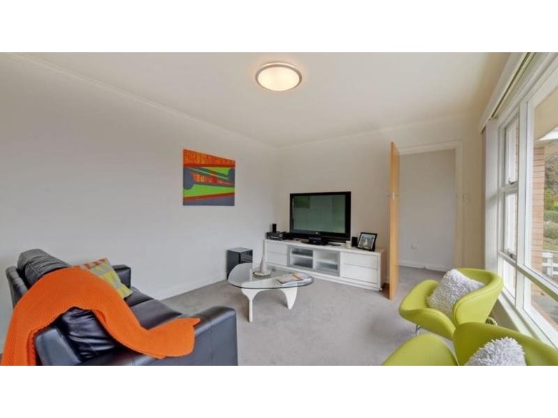 11 Coolangatta Street, Lindisfarne TAS 7015