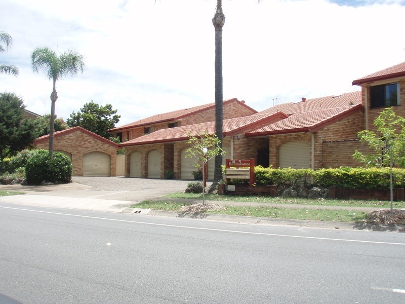 SANDALWOOD 4/18 DUNLOP COURT, Mermaid Waters QLD 4218