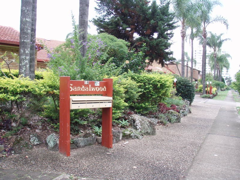 SANDALWOOD 4/18 DUNLOP COURT, Mermaid Waters QLD 4218