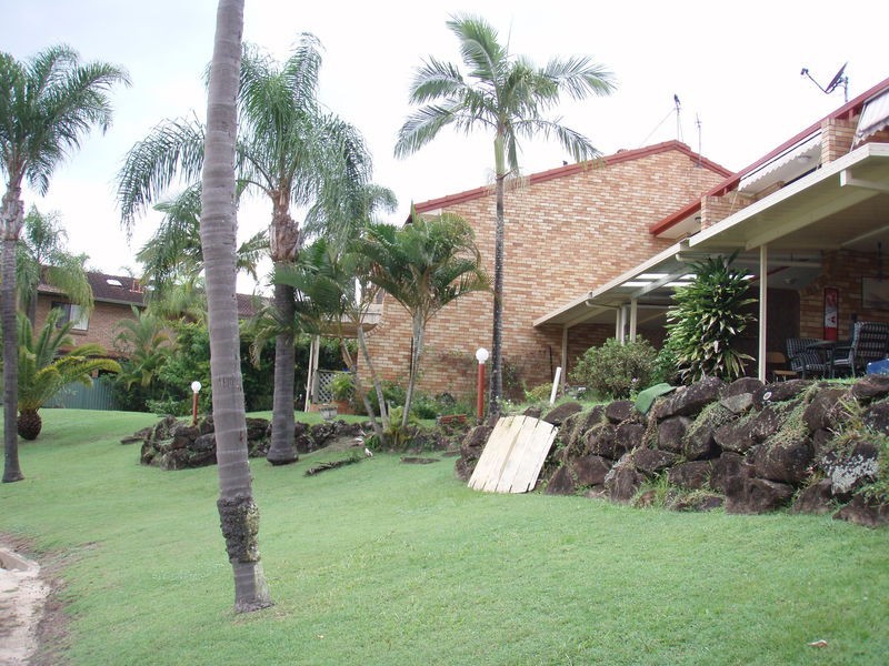 SANDALWOOD 4/18 DUNLOP COURT, Mermaid Waters QLD 4218