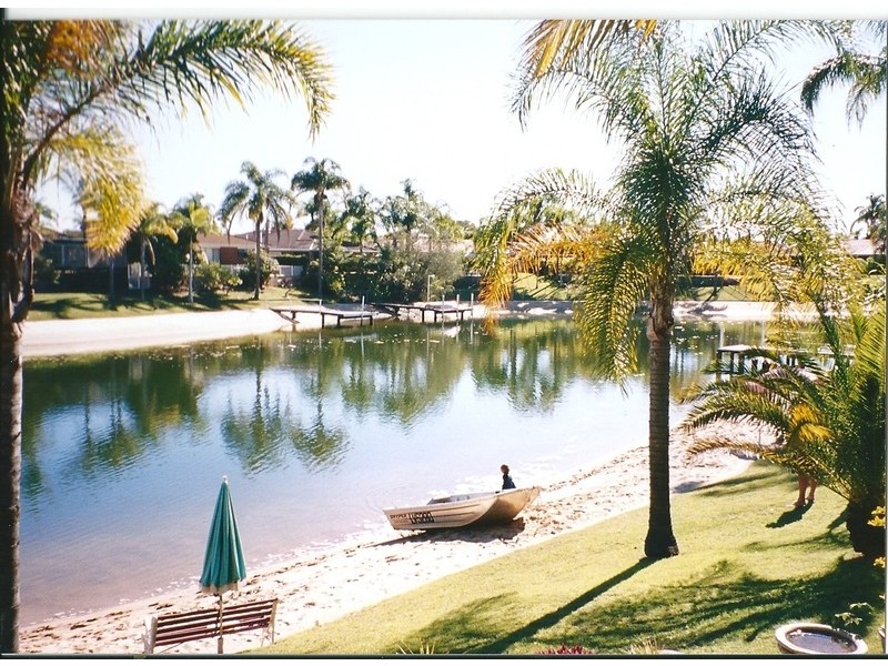 SANDALWOOD 4/18 DUNLOP COURT, Mermaid Waters QLD 4218