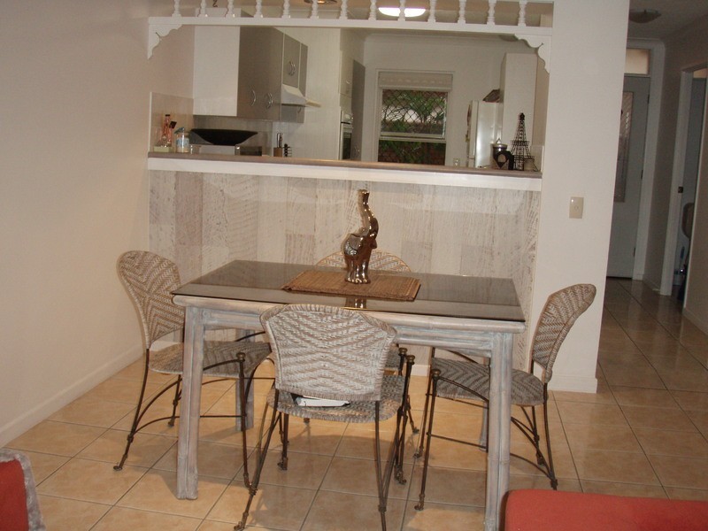 SANDALWOOD 4/18 DUNLOP COURT, Mermaid Waters QLD 4218