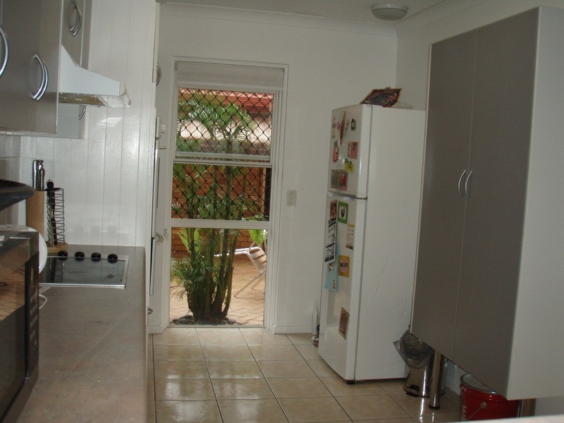 SANDALWOOD 4/18 DUNLOP COURT, Mermaid Waters QLD 4218
