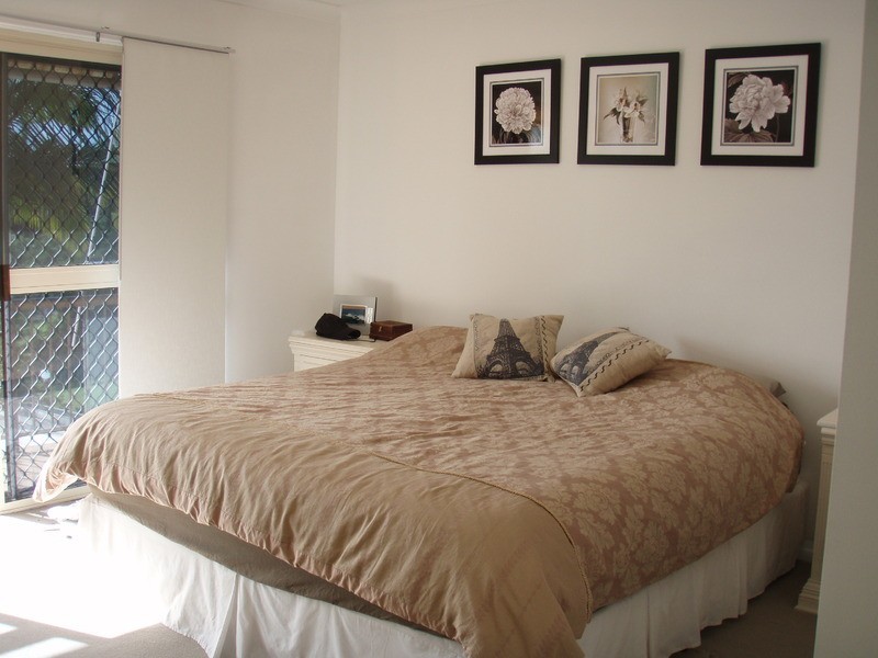 SANDALWOOD 4/18 DUNLOP COURT, Mermaid Waters QLD 4218