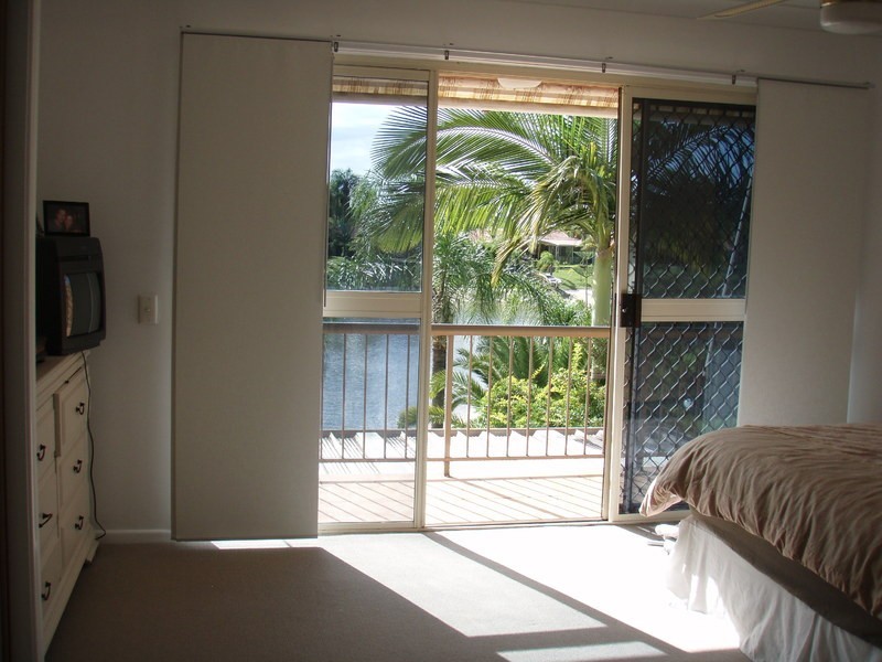 SANDALWOOD 4/18 DUNLOP COURT, Mermaid Waters QLD 4218