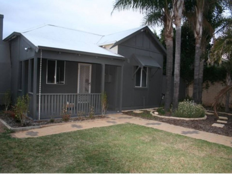 290 Seventh Street, Wonthella WA 6530