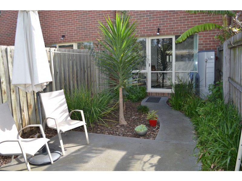 41 Eastwood Street, Kensington VIC 3031