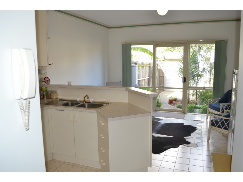 41 Eastwood Street, Kensington VIC 3031