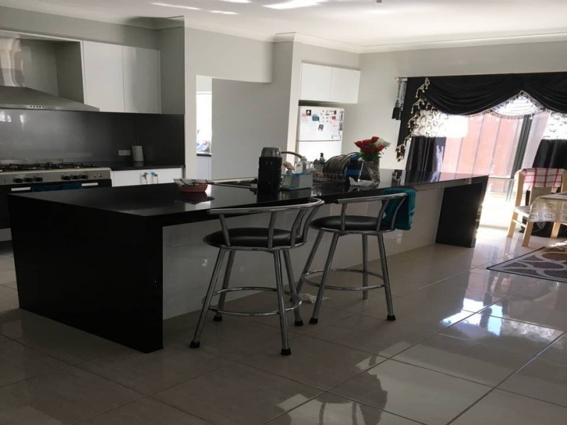 34 Mandalay Parade, Plumpton VIC 3335