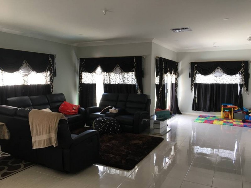 34 Mandalay Parade, Plumpton VIC 3335