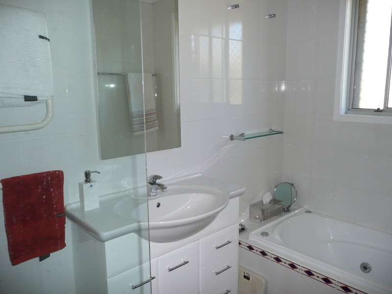 32 Vernon St, Greystanes NSW 2145