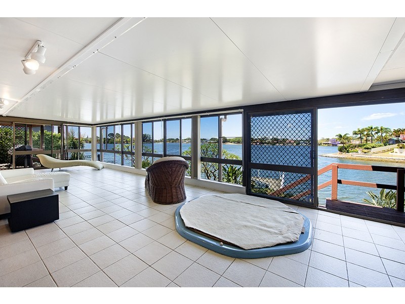 20 Compass Court, Mermaid Waters QLD 4218