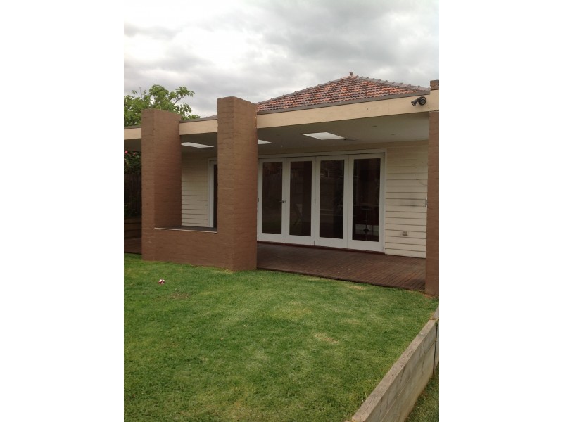 8 Hoffman Street, Brunswick West VIC 3055