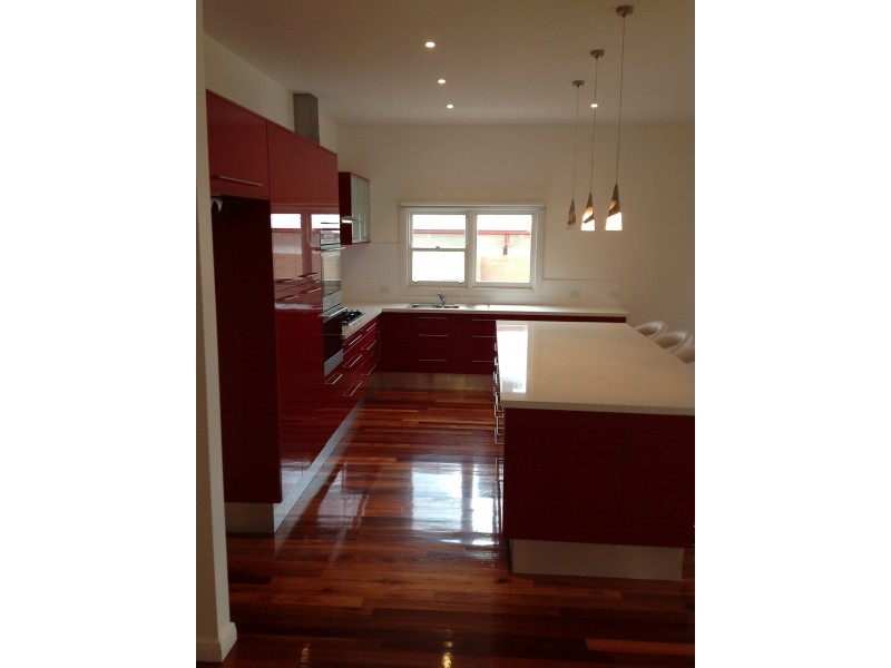 8 Hoffman Street, Brunswick West VIC 3055