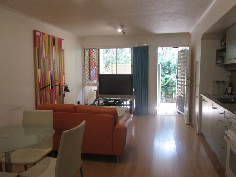 2/33 Lagonda Street, Annerley QLD 4103