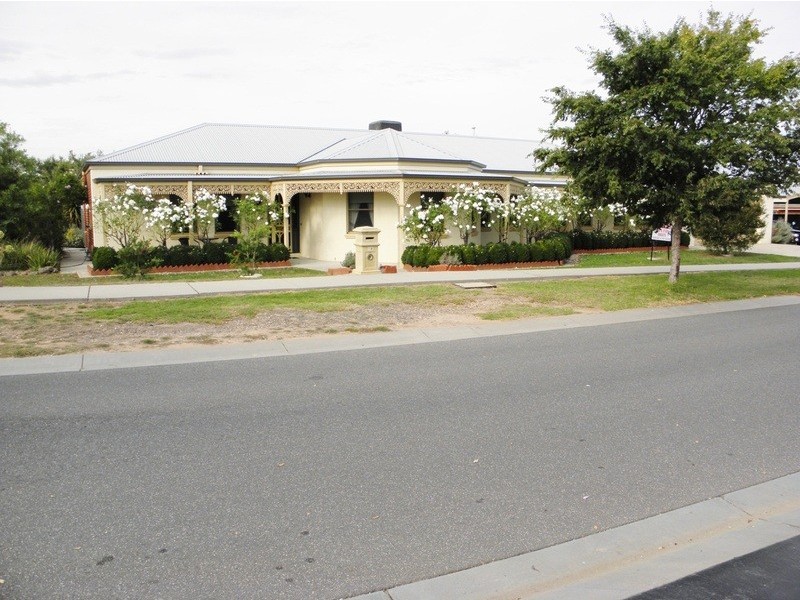 18 Lewana Way, Strathfieldsaye VIC 3551