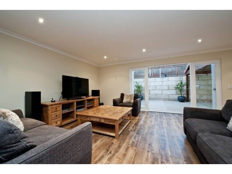 55 Monument Drive, Beldon WA 6027