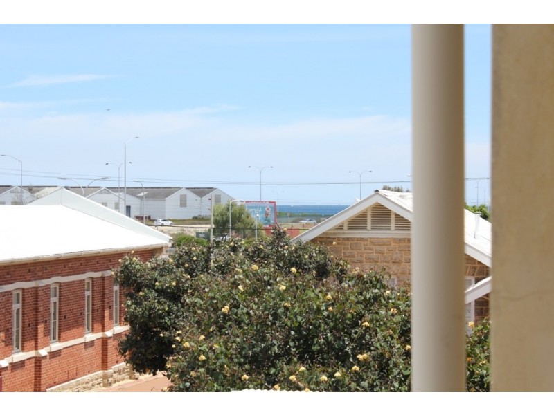 7/98 Stirling Highway, North Fremantle WA 6159