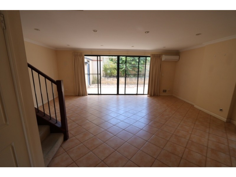 7/98 Stirling Highway, North Fremantle WA 6159