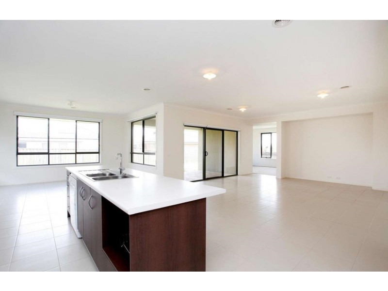 175 Sandhurst Boulevard, Sandhurst VIC 3977