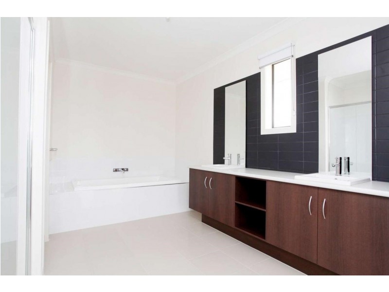 175 Sandhurst Boulevard, Sandhurst VIC 3977