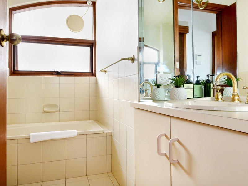 8/6 Sunrise Court, West Lakes SA 5021