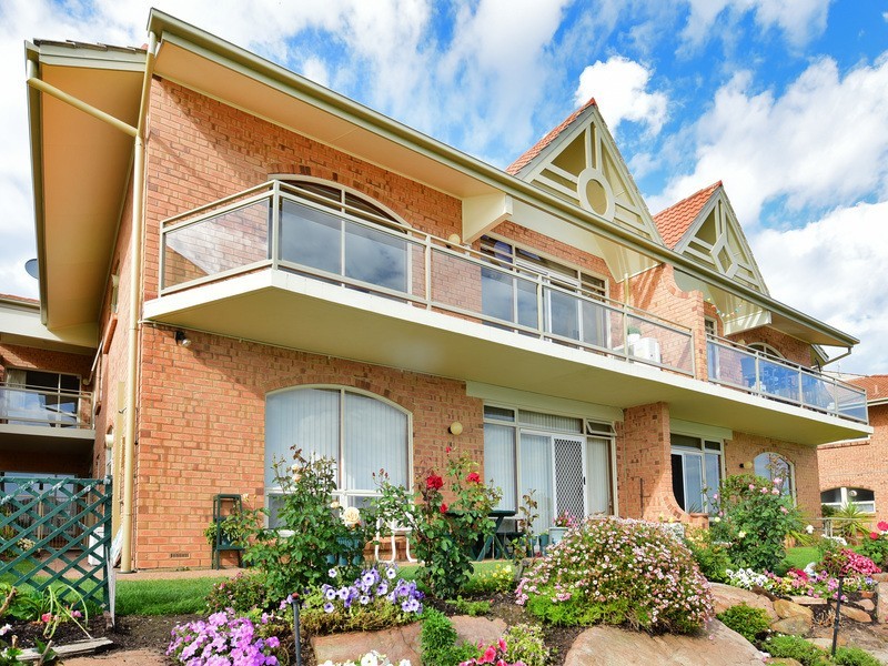 8/6 Sunrise Court, West Lakes SA 5021