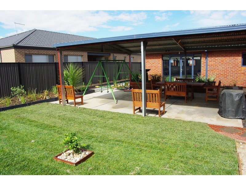 3 Rothesay Ave, Derrimut VIC 3030