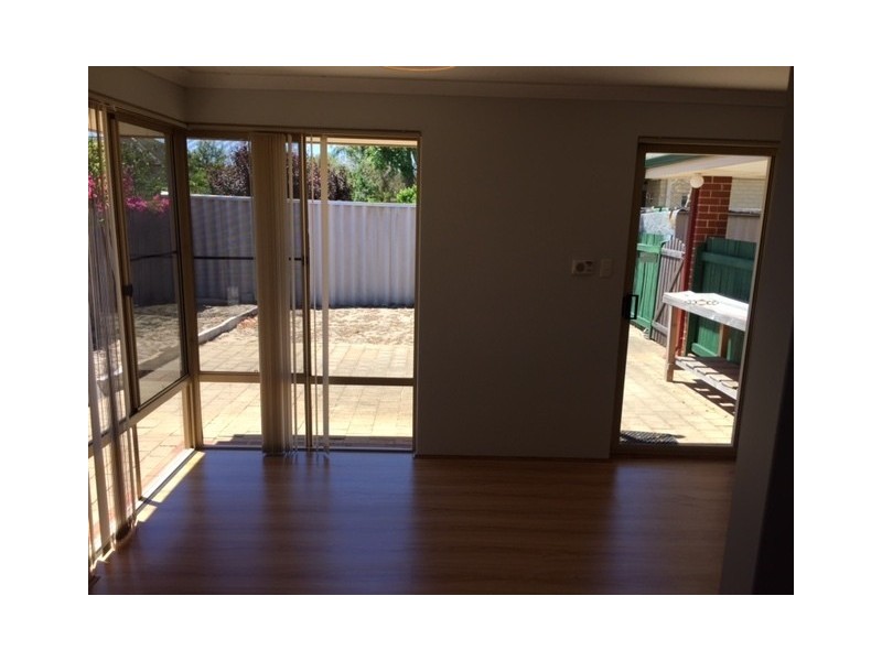 77B Welwyn Avenue, Salter Point WA 6152