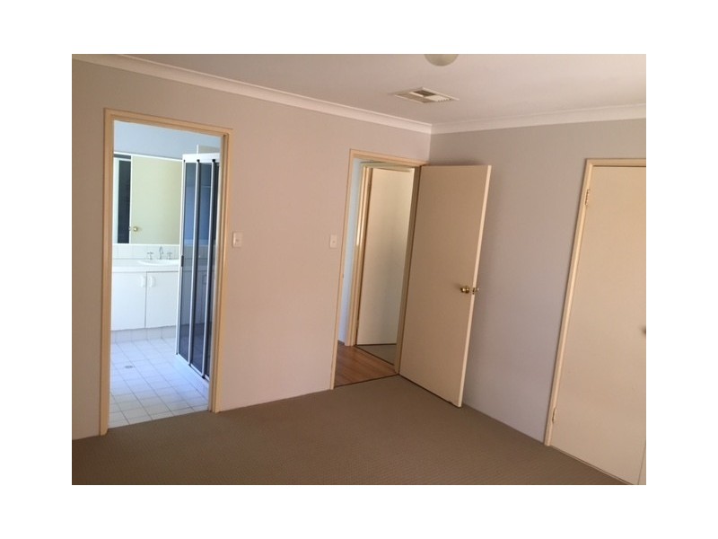 77B Welwyn Avenue, Salter Point WA 6152