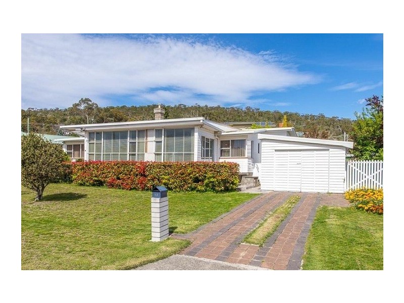 13 Granville Avenue, Geilston Bay TAS 7015