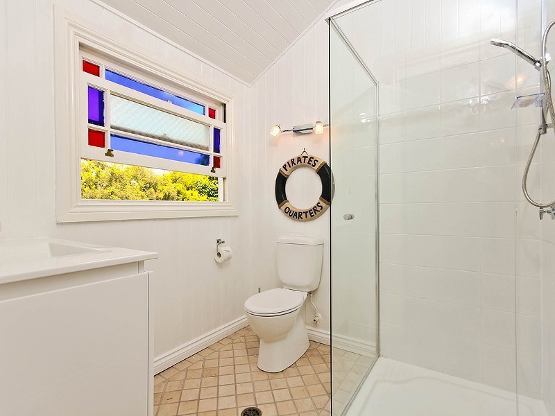 68  Lindsay Street, Hawthorne QLD 4171