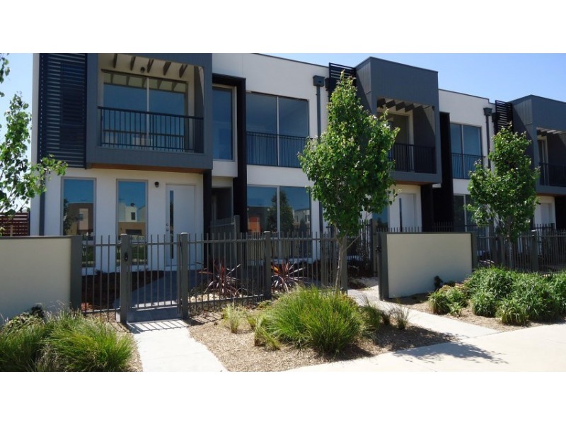 4 Tattersals Lane, Point Cook VIC 3030