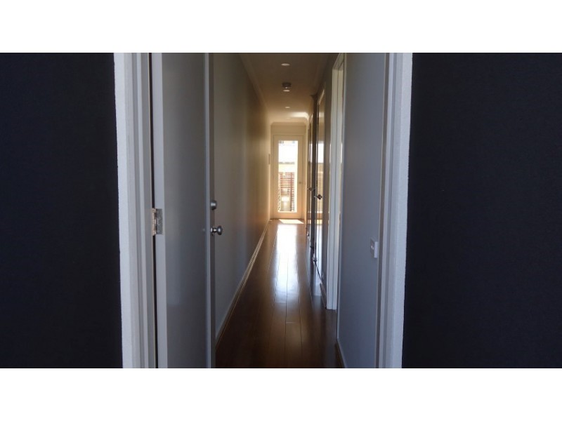 4 Tattersals Lane, Point Cook VIC 3030