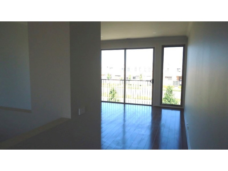 4 Tattersals Lane, Point Cook VIC 3030
