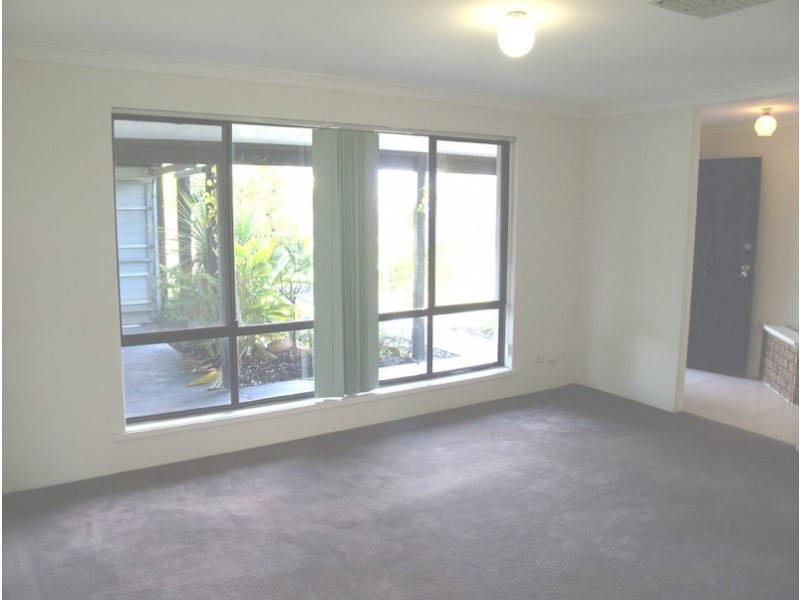 23 Forestlakes Drive, Thornlie WA 6108