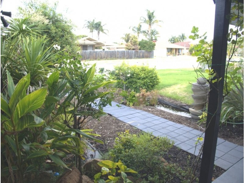 23 Forestlakes Drive, Thornlie WA 6108