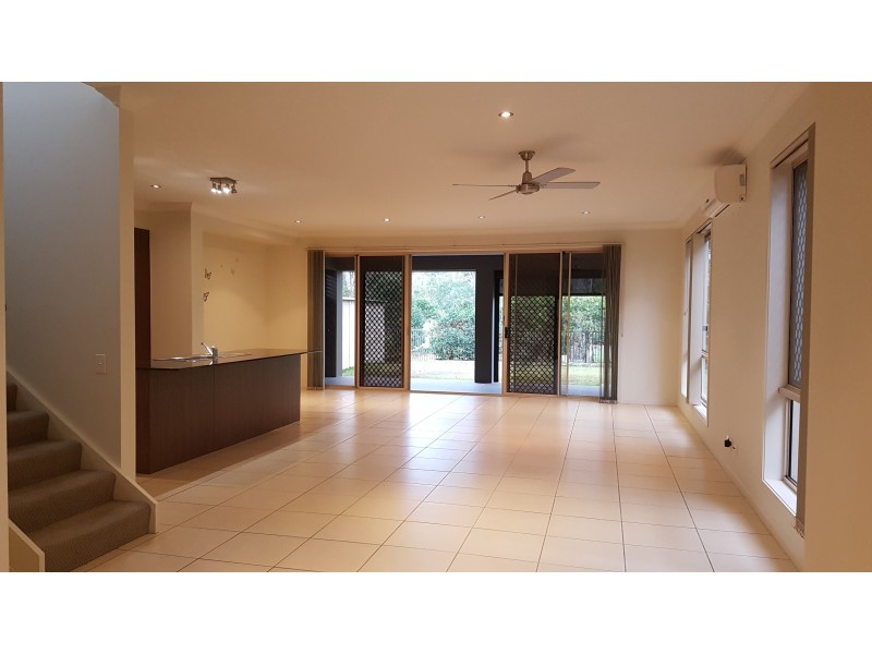 20 Chip in Place, Helensvale QLD 4212