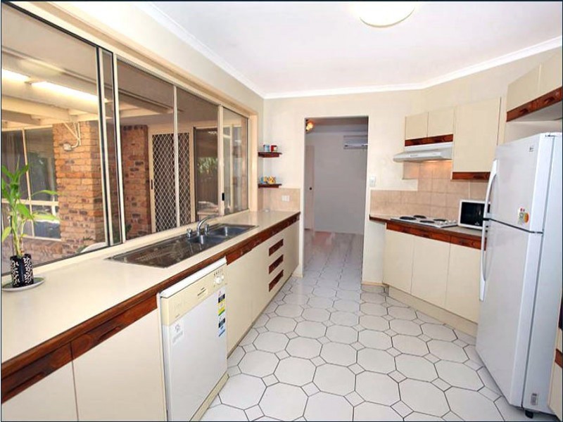 9 Marana Street, Warana QLD 4575