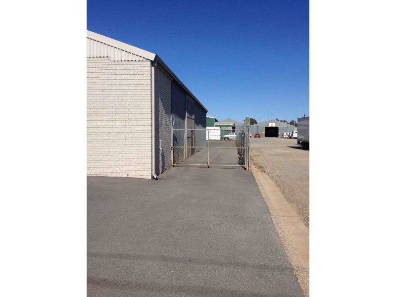 216 Urana Street, Ashmont NSW 2650