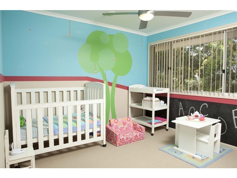 27 Warburton Close, Macquarie Hills NSW 2285