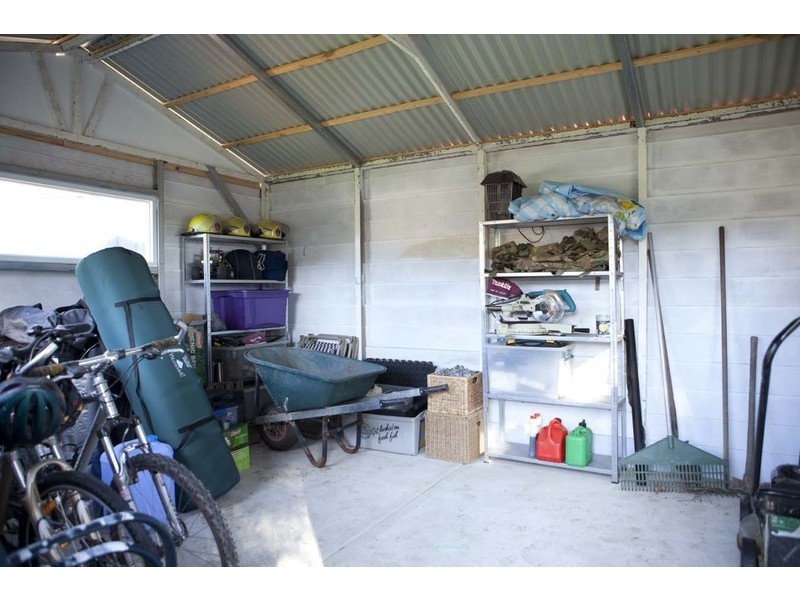 27 Warburton Close, Macquarie Hills NSW 2285